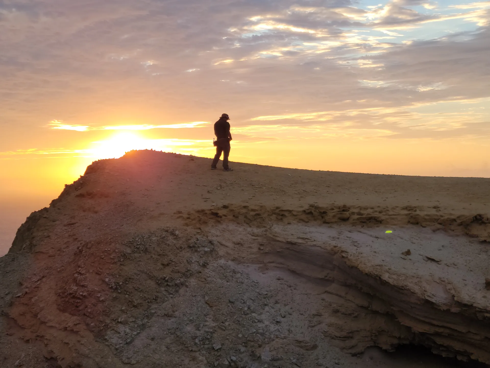 Acantilados dorados en Paracas